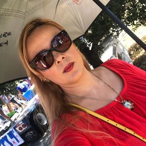 Meet your Posher, Veronica